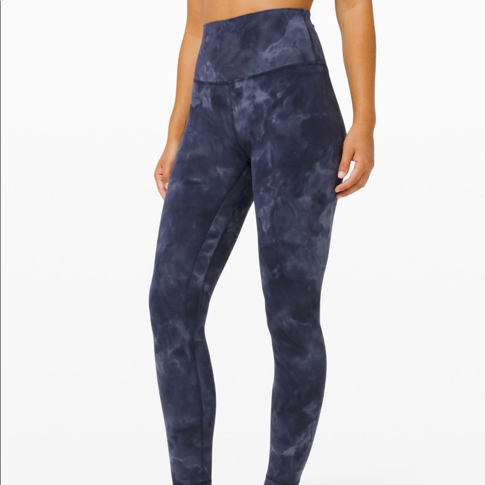 Lululemon’s Align HR Pant 25” *DIAMOND DYE NAVY